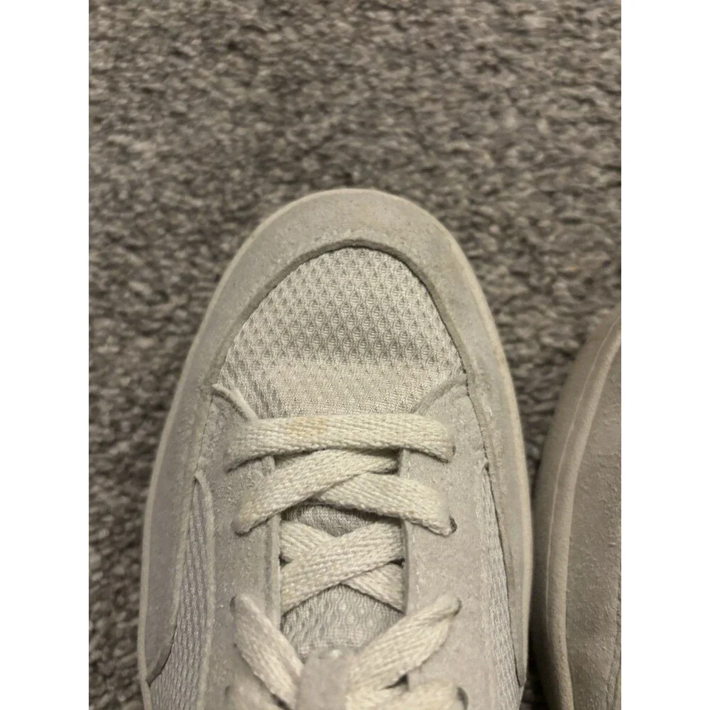 Veja pre owned